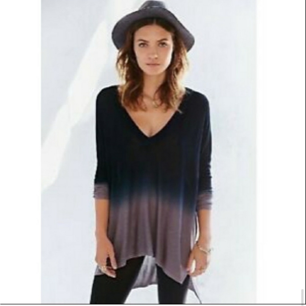 Urban Outfitters Pins and Needles Ombre V Neck Sweater Navy and Gray Size M